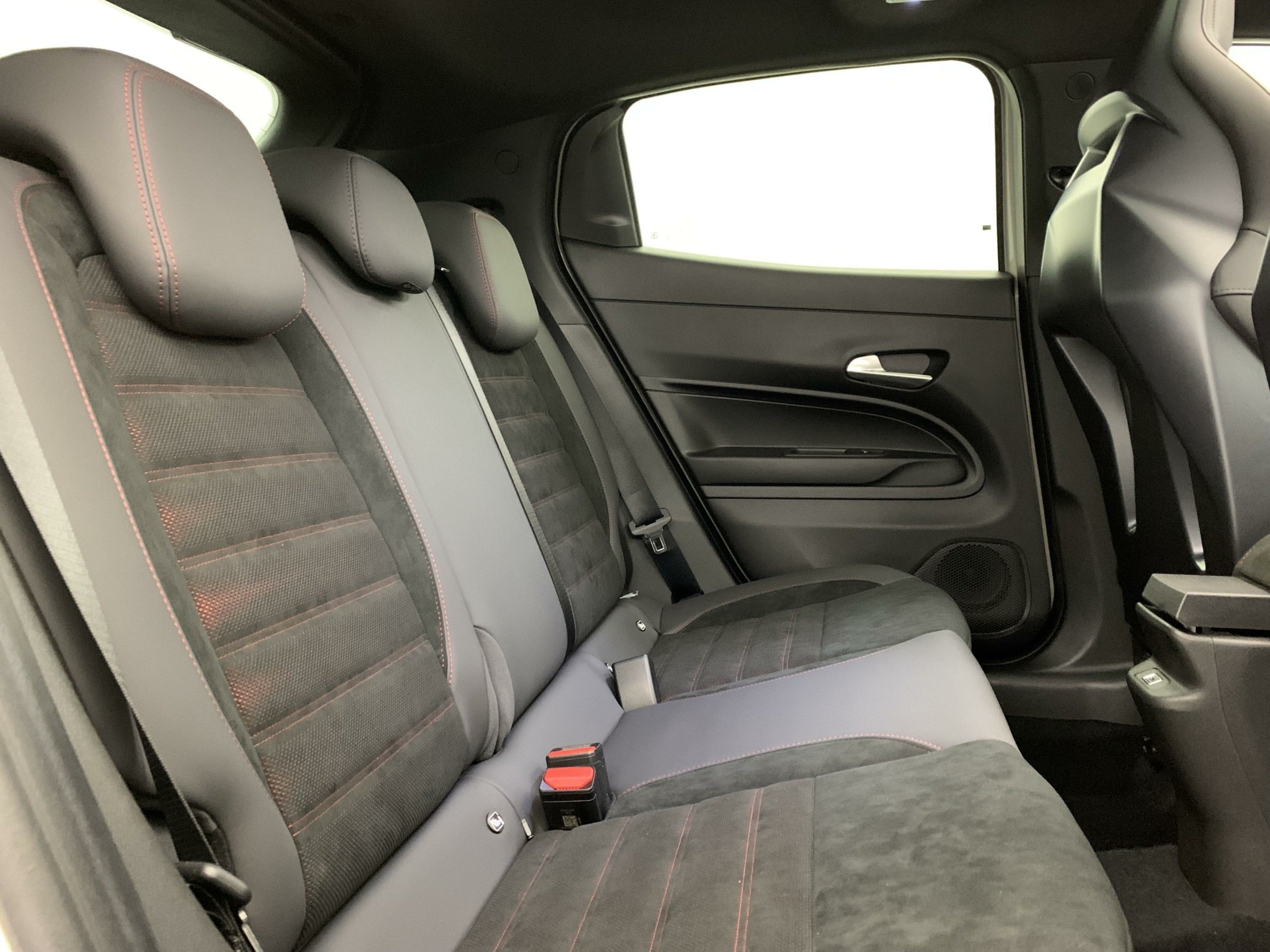 ALFA ROMEO JUNIOR 1.2 IBRIDA 145CH EDCT6 SPECIALE-10