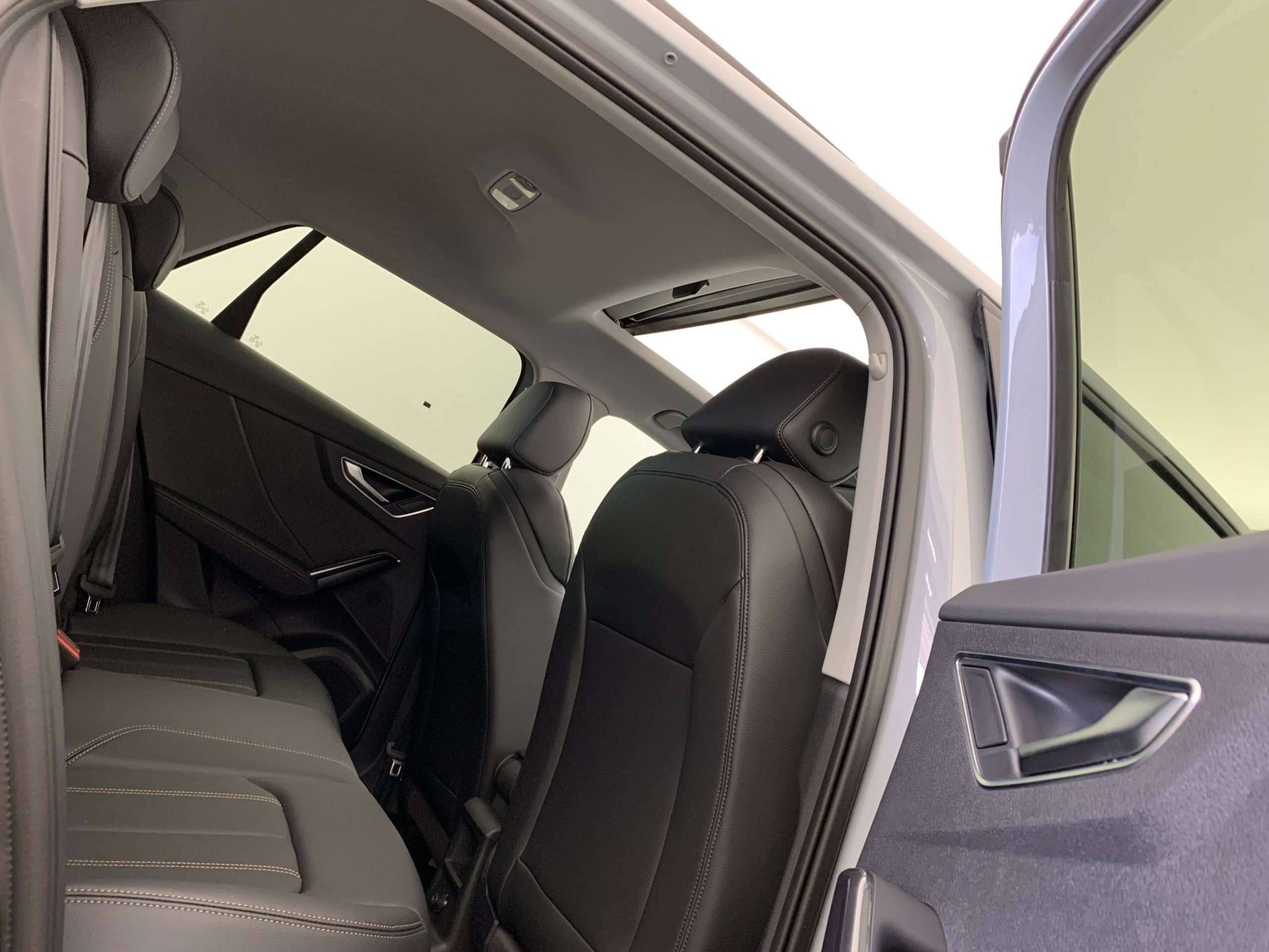 AUDI Q2 35 TDI 150 S TRONIC 7 DESIGN-10