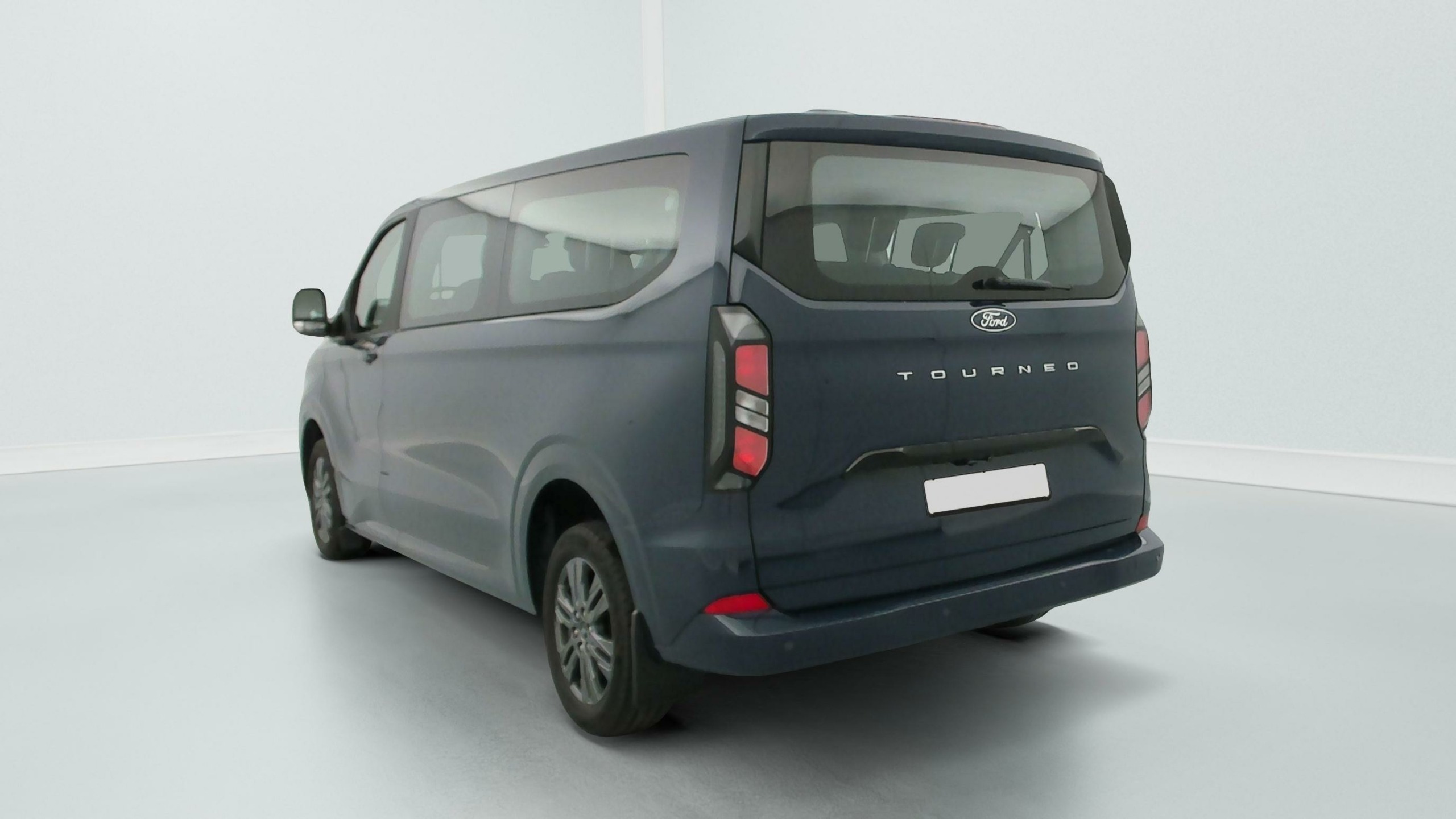 Ford Tourneo Custom 320 L2H1 2.0 EcoBlue 150CH Titanium-05
