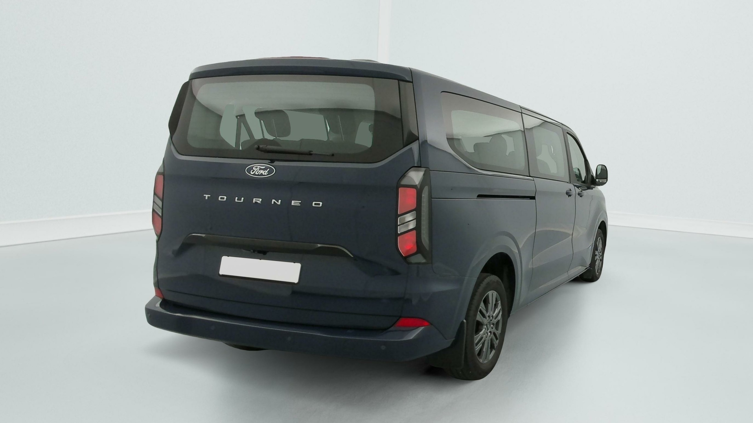 Ford Tourneo Custom 320 L2H1 2.0 EcoBlue 150CH Titanium-07