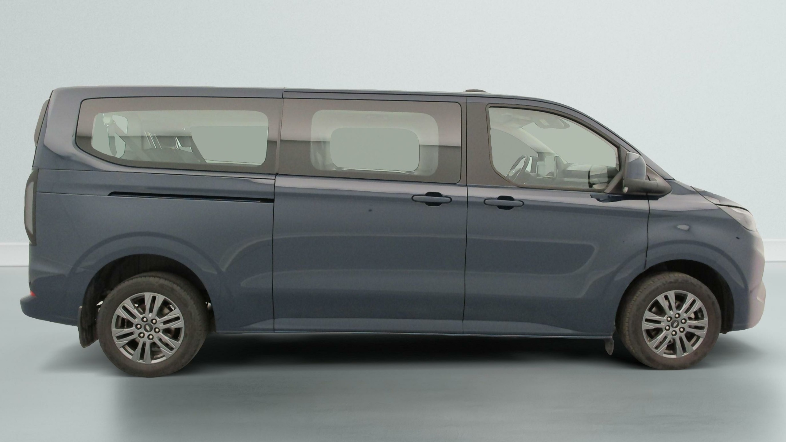 Ford Tourneo Custom 320 L2H1 2.0 EcoBlue 150CH Titanium-08