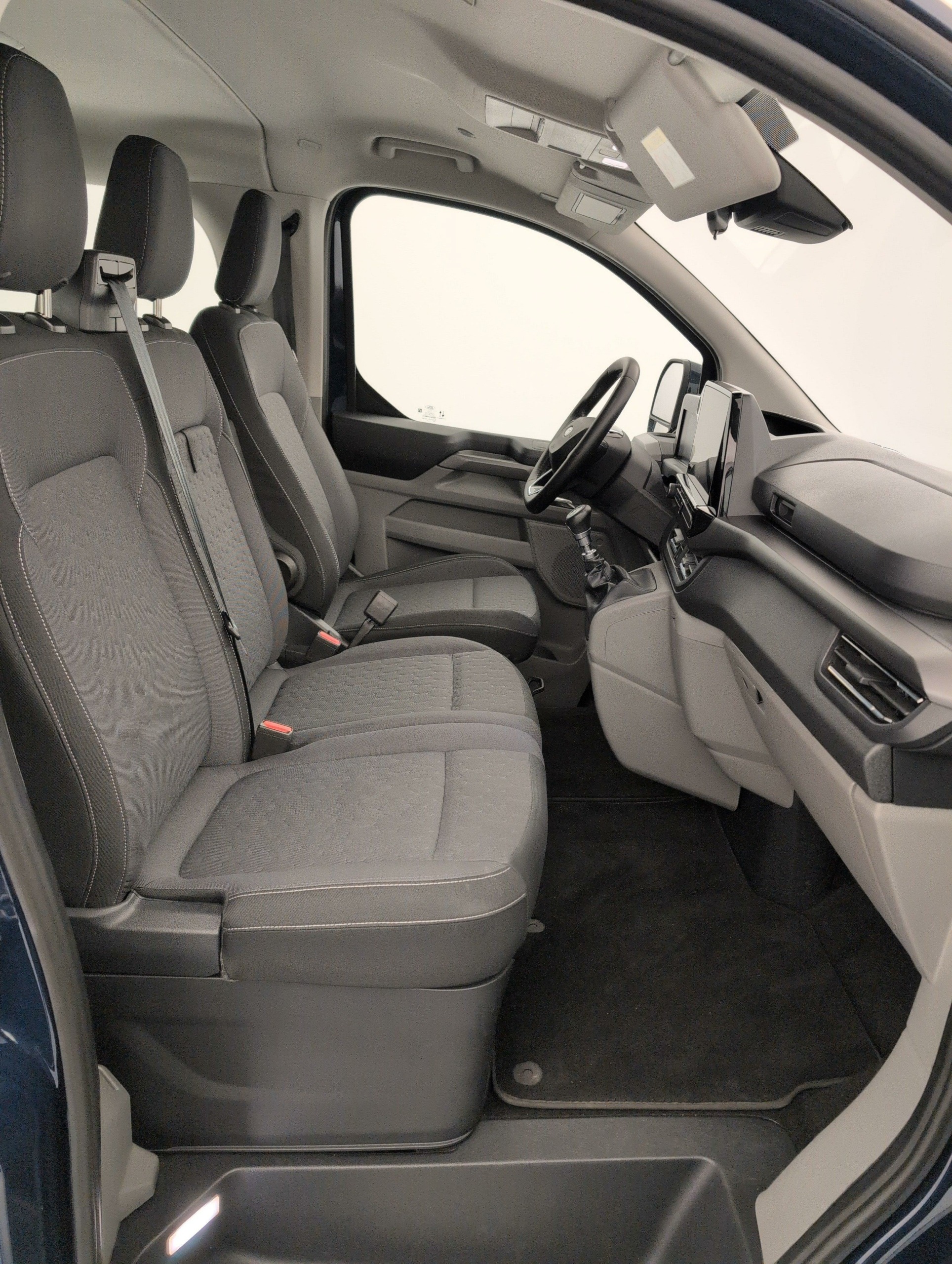 Ford Tourneo Custom 320 L2H1 2.0 EcoBlue 150CH Titanium-09