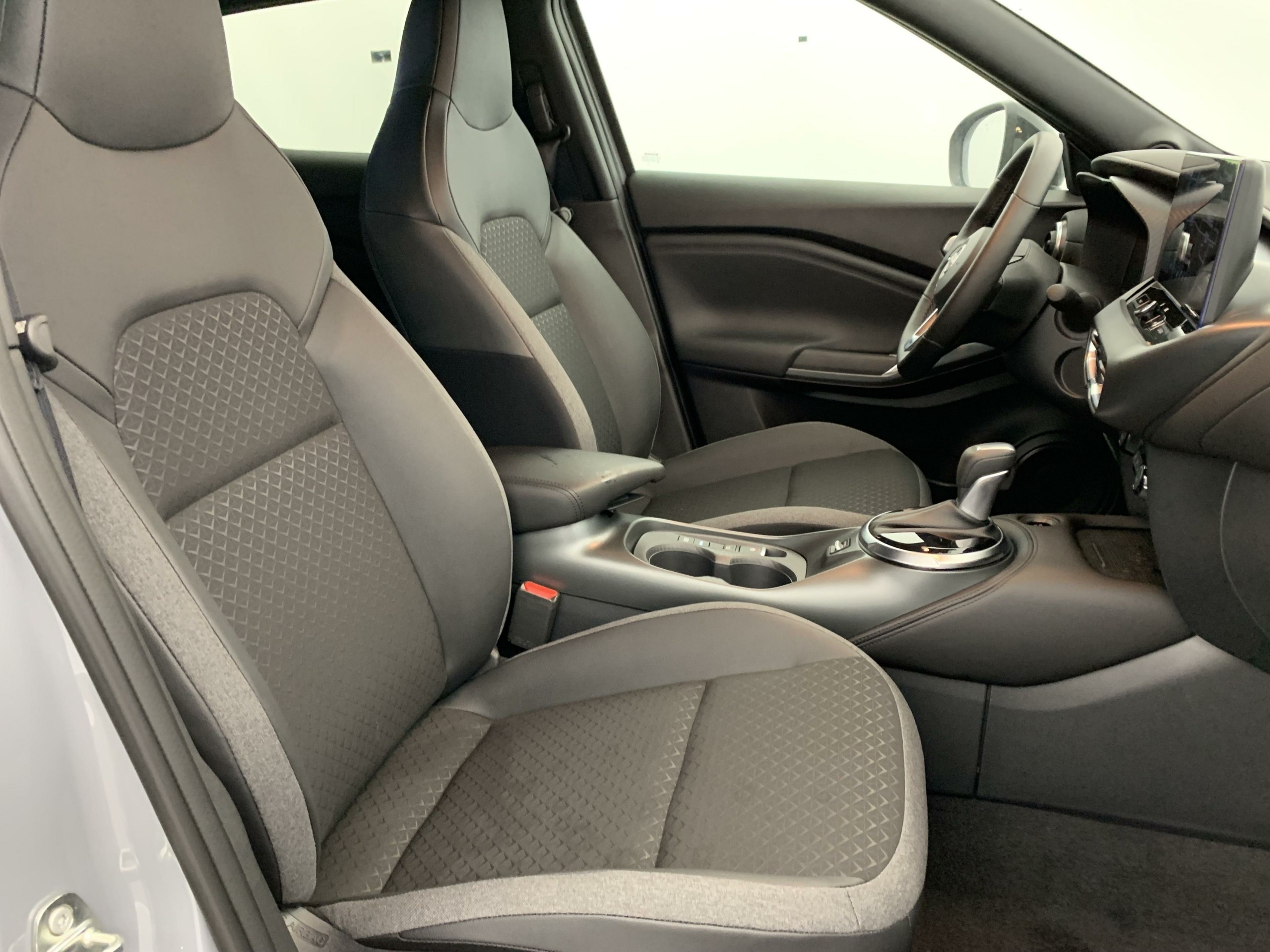 Nissan JUKE HYBRID 143 N-CONNECTA-07