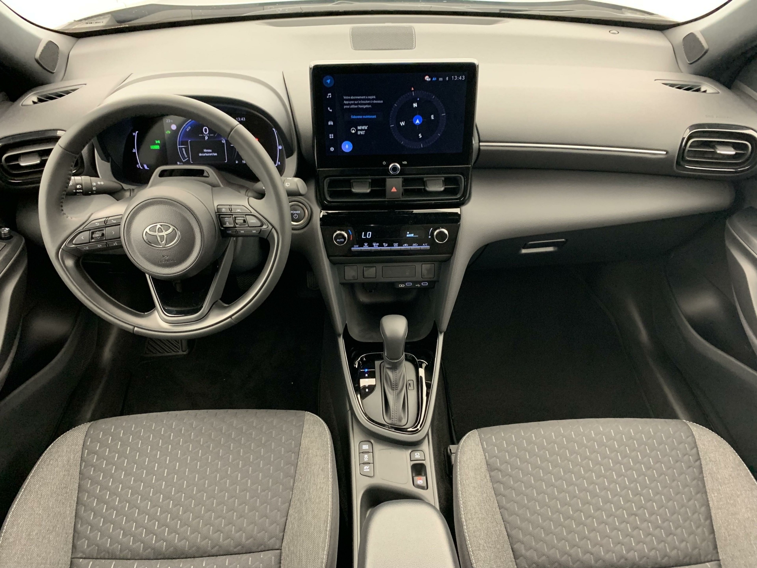 TOYOTA Yaris Cross Hybride 130h 2WD Design-12