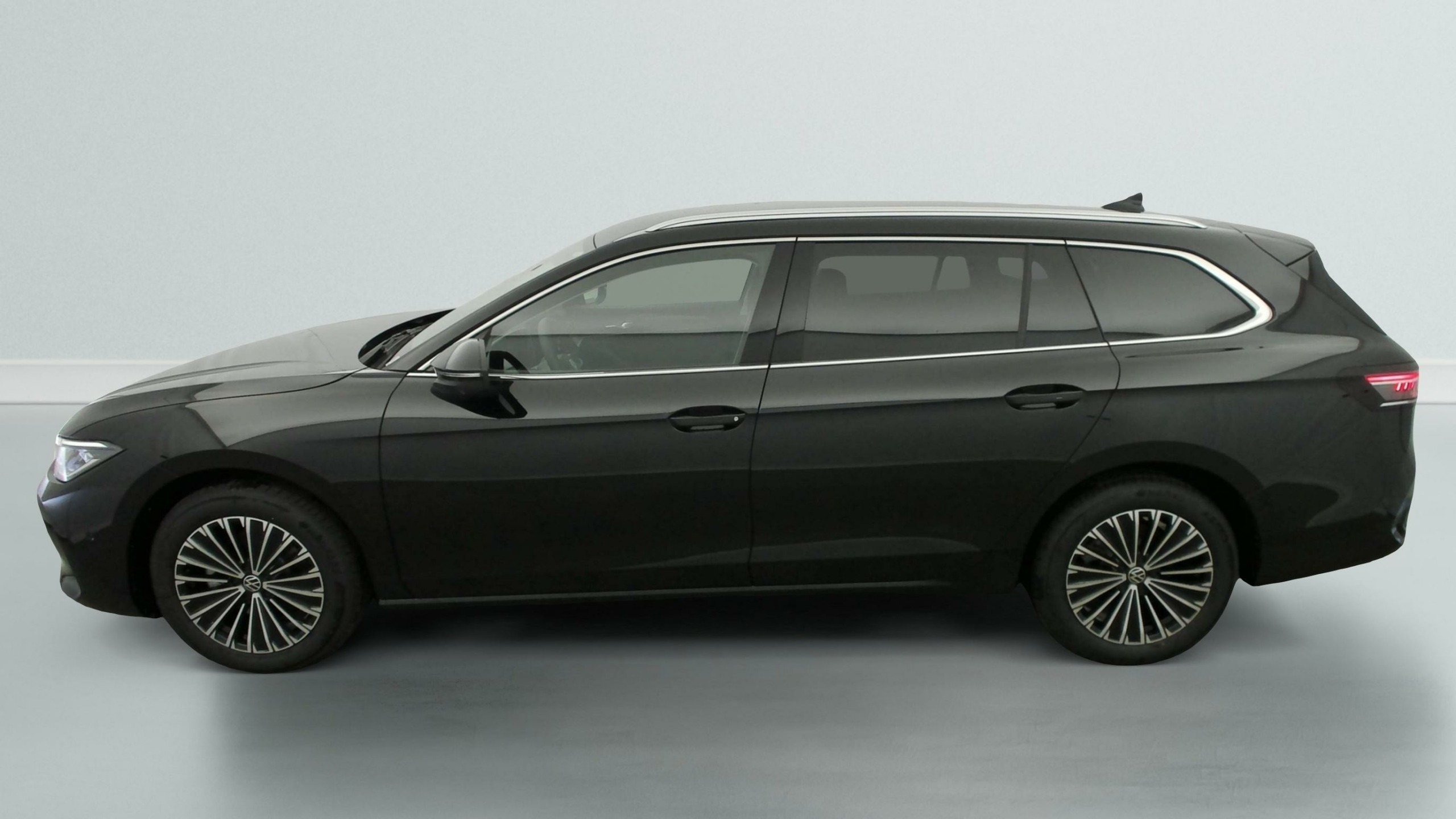 Volkswagen Passat 1.5 eTSI OPF 150 DSG7 04