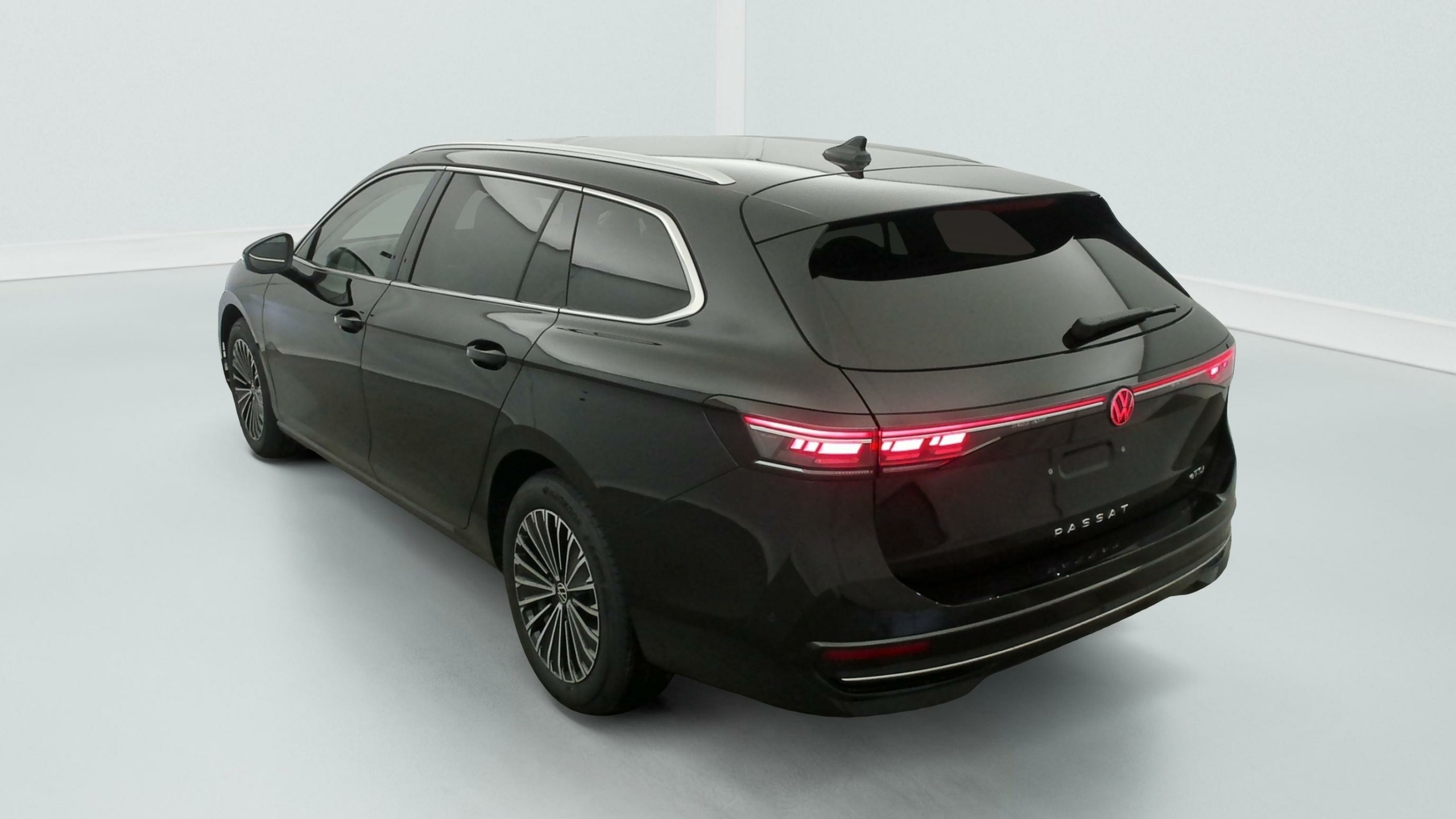 Volkswagen Passat 1.5 eTSI OPF 150 DSG7 05