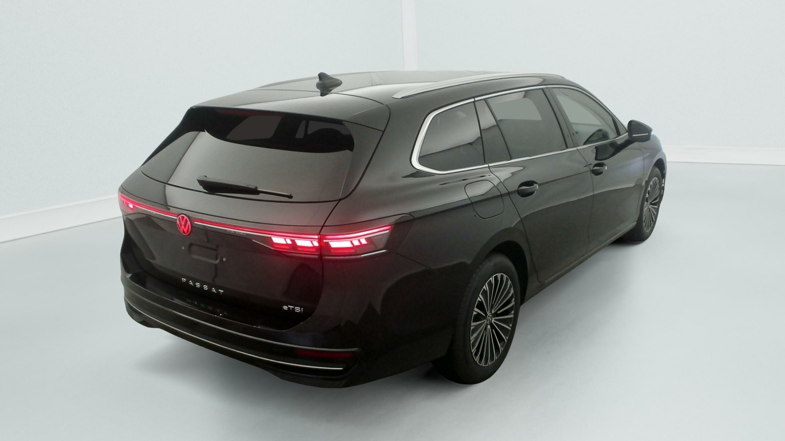 Volkswagen Passat 1.5 eTSI OPF 150 DSG7 07