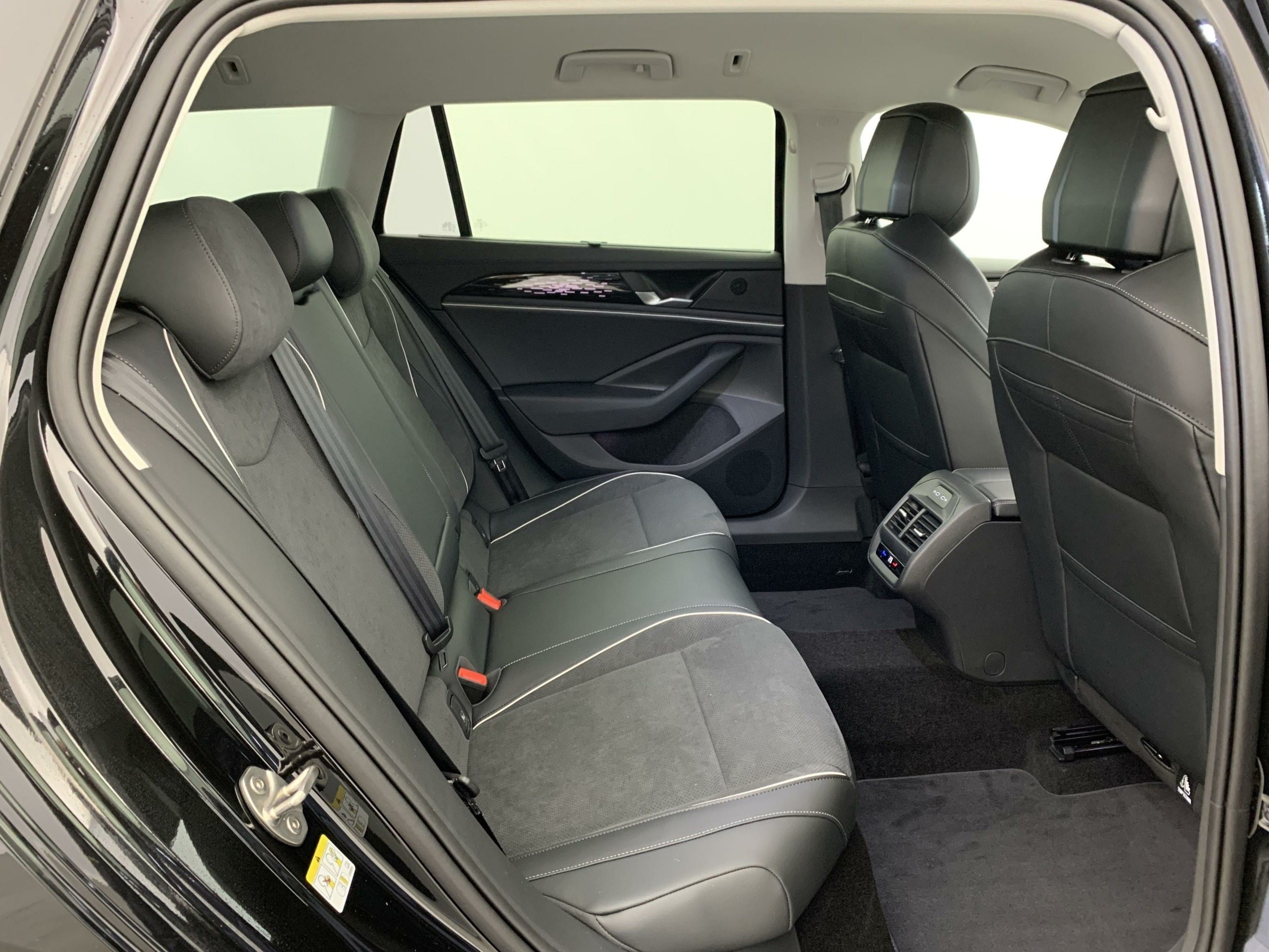 Volkswagen Passat 1.5 eTSI OPF 150 DSG7 10