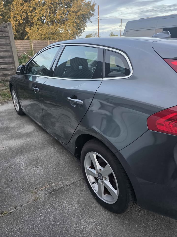 volvo-v40-03
